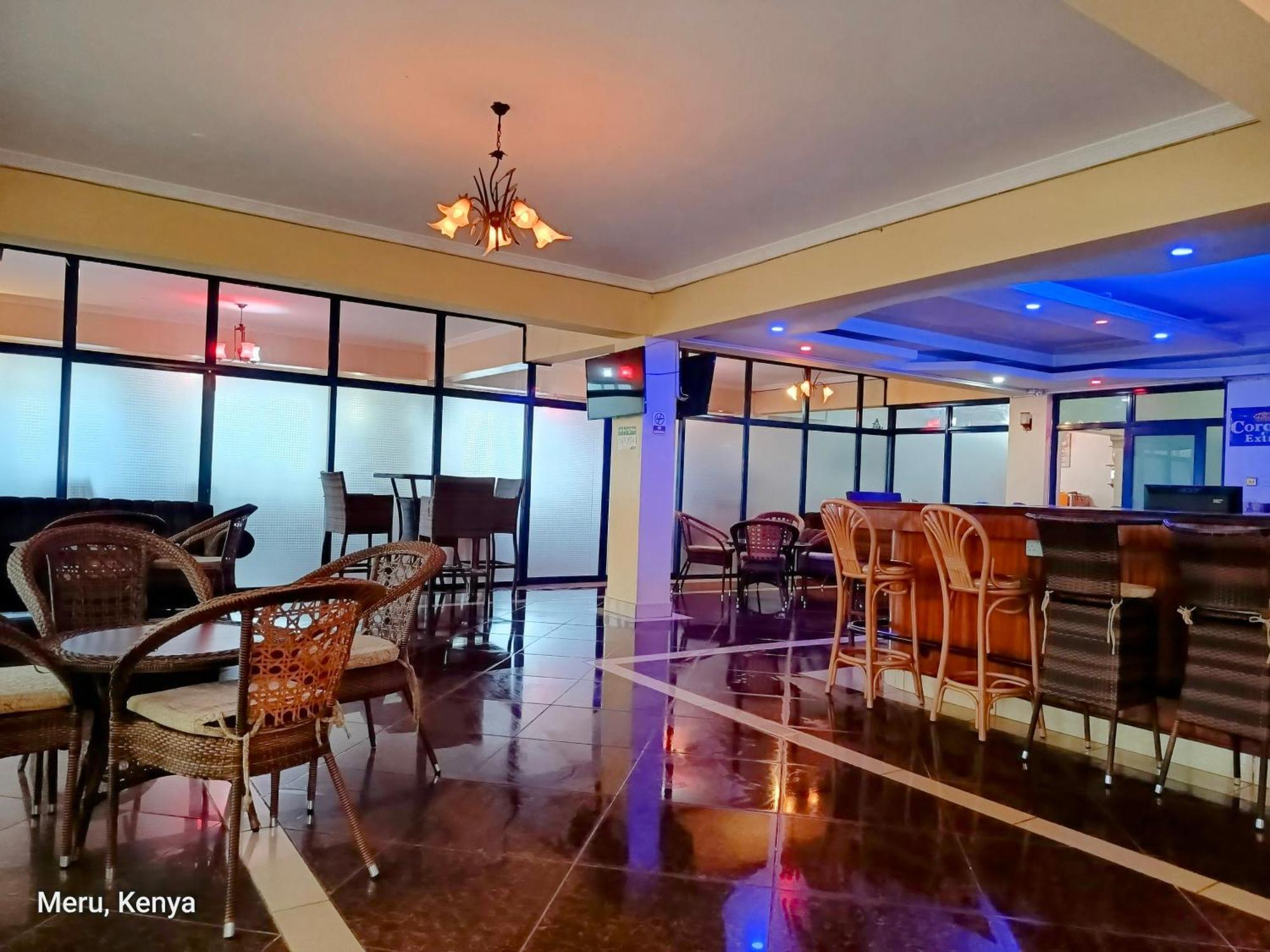 Meru Paramount Exterior foto